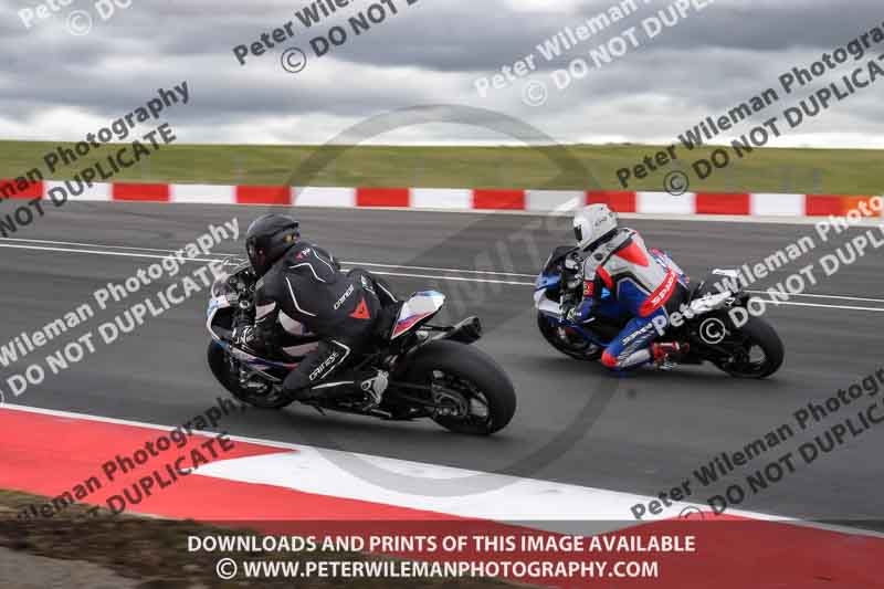 cadwell no limits trackday;cadwell park;cadwell park photographs;cadwell trackday photographs;enduro digital images;event digital images;eventdigitalimages;navarra;no limits trackdays;peter wileman photography;racing digital images;trackday digital images;trackday photos